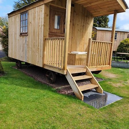 Lucker Mill Shepherds Huts Ngoại thất bức ảnh