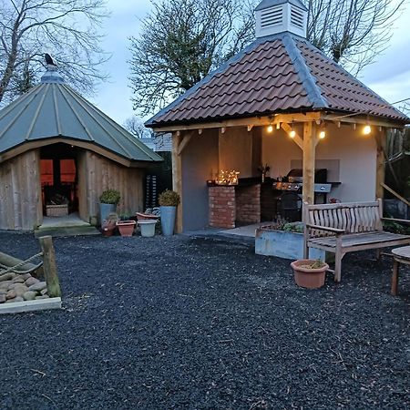 Lucker Mill Shepherds Huts Ngoại thất bức ảnh