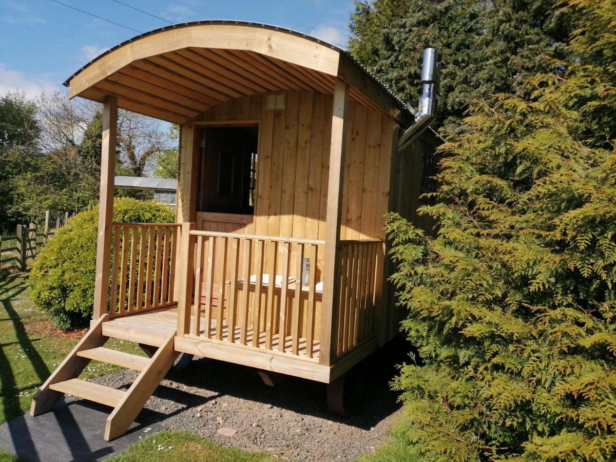 Lucker Mill Shepherds Huts Ngoại thất bức ảnh