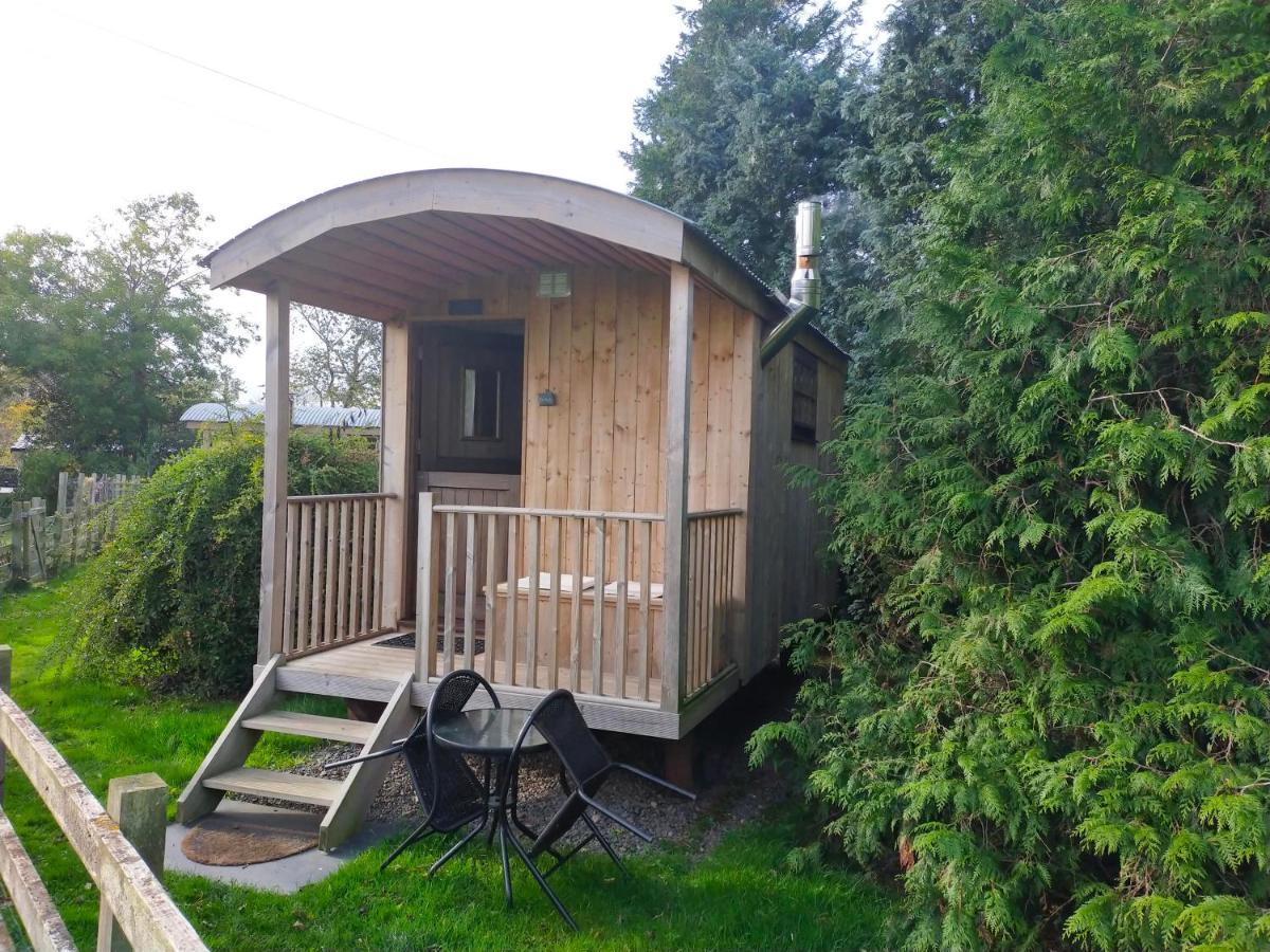 Lucker Mill Shepherds Huts Ngoại thất bức ảnh