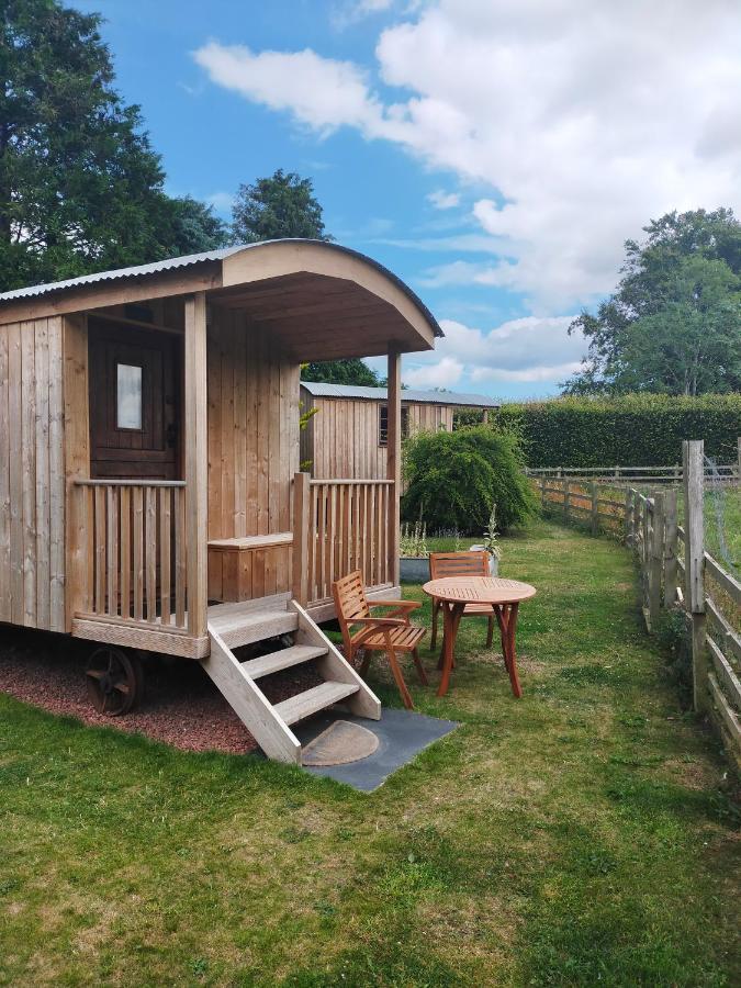 Lucker Mill Shepherds Huts Ngoại thất bức ảnh