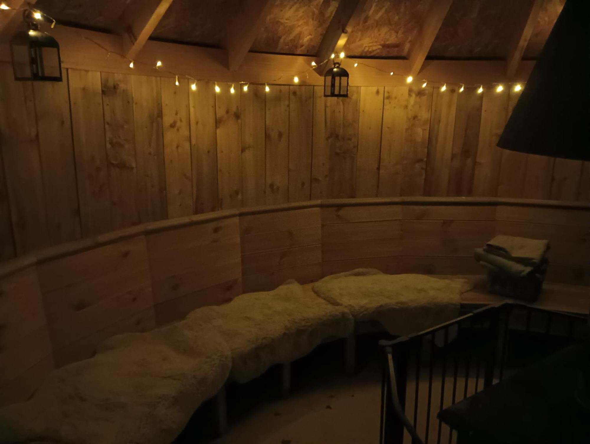 Lucker Mill Shepherds Huts Ngoại thất bức ảnh
